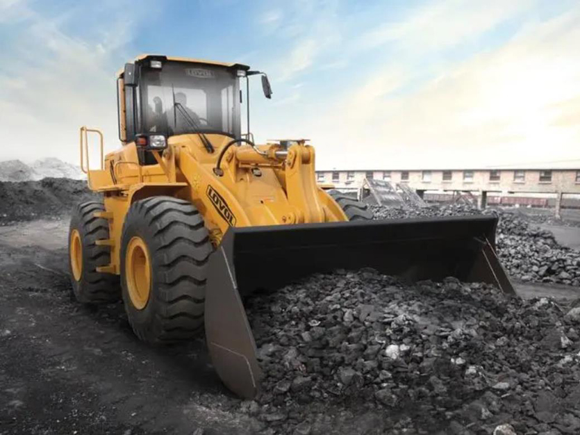 附近装煤铲车多少钱一台出租雷沃lovol5吨50铲煤专用装载机价格
